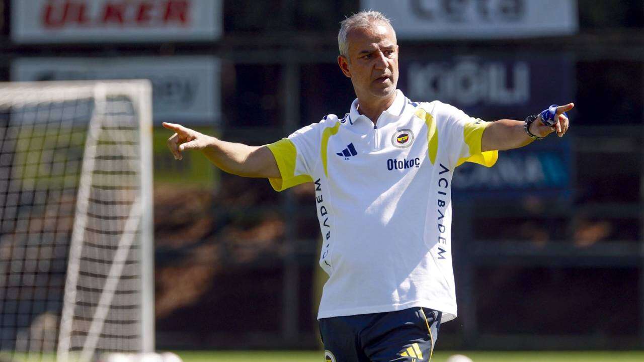 Fenerbahçe'de İsmail Kartal'ı bekleyen büyük tehlike: Takımdan bedavaya ayrılıyor, Aziz Yıldırım kara kara düşünüyor! 5